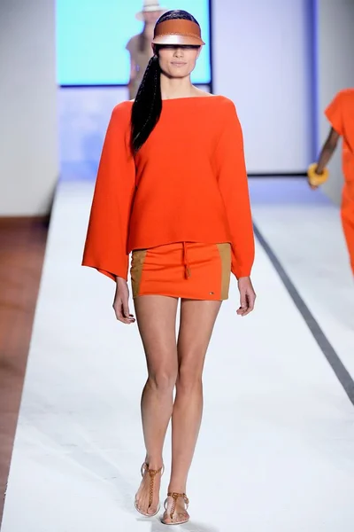 Look 18